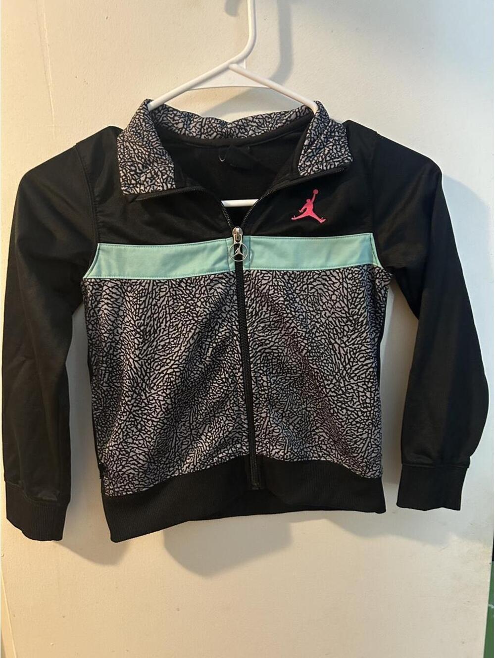 Jordan black and gray elephant print kids jacket with pink logo, size 6-7 years